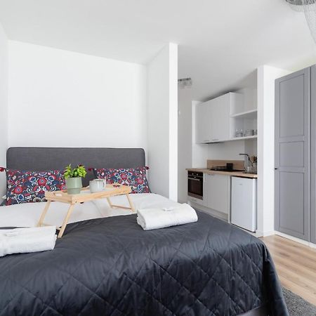 Elegant Pet-Friendly Studio In Krakow By Noclegi Renters Esterno foto