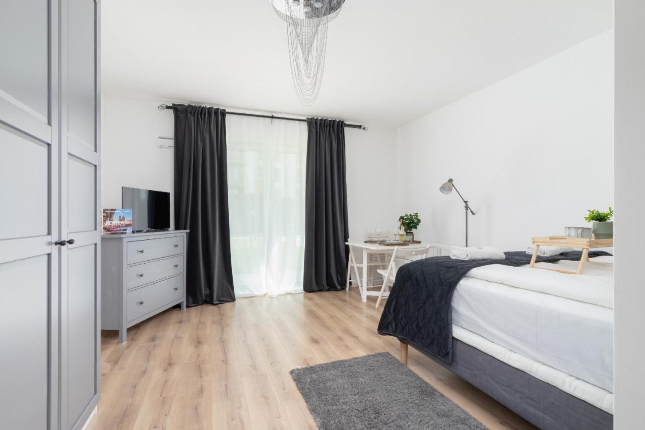 Elegant Pet-Friendly Studio In Krakow By Noclegi Renters Esterno foto
