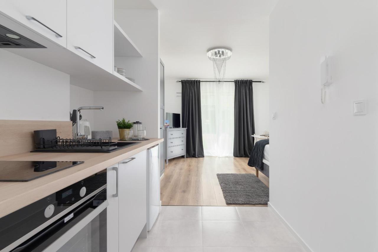 Elegant Pet-Friendly Studio In Krakow By Noclegi Renters Esterno foto