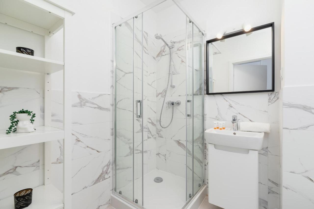 Elegant Pet-Friendly Studio In Krakow By Noclegi Renters Esterno foto
